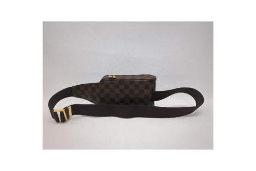 ボディバッグのルイ・ ヴィトン（LOUIS VUITTON）