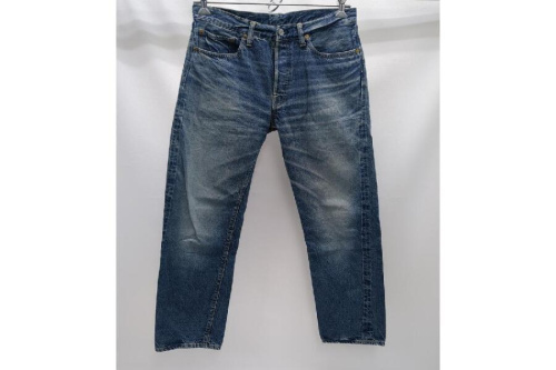 ファッションのジーンズ