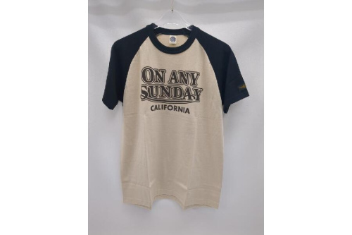 ファッションのTシャツ