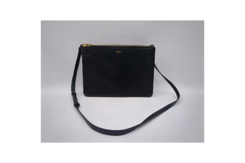 バッグのショルダーバッグ