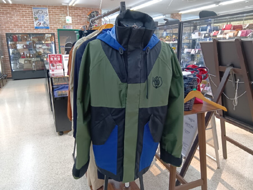 ファッションのアウター