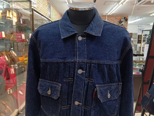 アウターのリーバイス(LEVIS)