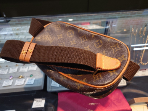 ボディバッグのルイ・ ヴィトン(LOUIS VUITTON)