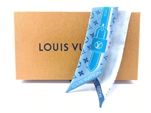 LOUIS VUITTONのスカーフ