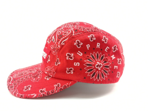 Supremeのキャップ