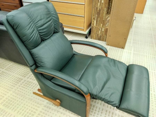 中古家具のロッキングチェア