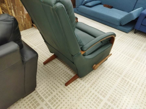 LAZBOYのロッキングリクライナー