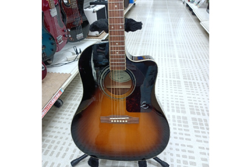 アコースティックギターのギター買取販売