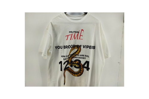 トップスのTシャツ