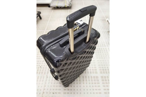 アタッシュケースの旅行かばん