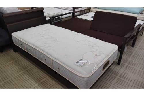 中古ベッドのシモンズ