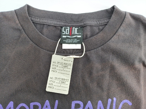 トップスのTシャツ