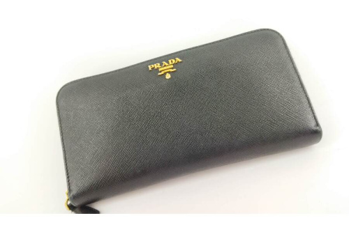 ブランドバッグ・財布のプラダ