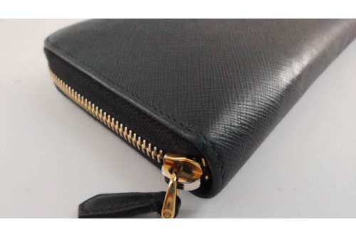 サフィアーノのラウンドファスナー