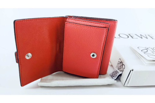 コンパクト財布のポピーピンク