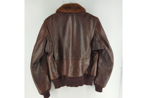 レザージャケットのバズリクソンズ