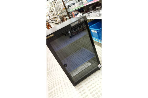 中古カメラの防湿庫
