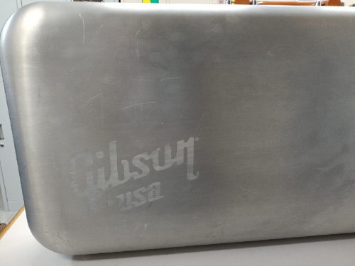 ギターケースのギブソン