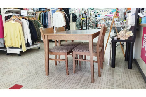 ダイニングテーブルセットのイス4脚