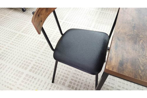 ステインの2人用ダイニングセット