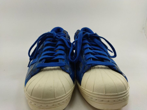 adidasのスニーカー