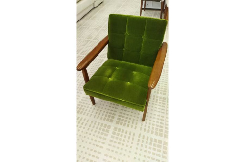 Kチェアのモケットグリーン