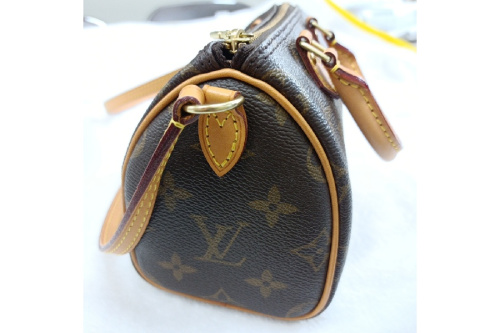 ショルダーバッグのルイ・ ヴィトン(LOUIS VUITTON)