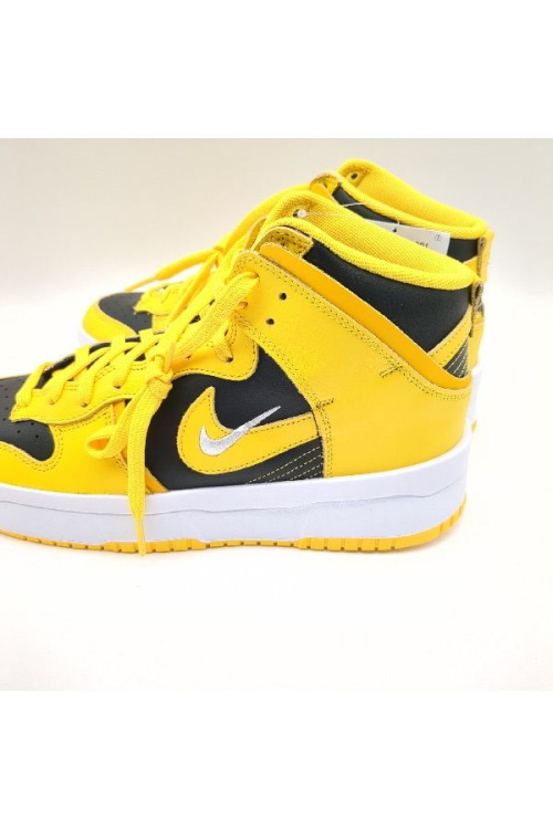 スニーカーのナイキ（NIKE）
