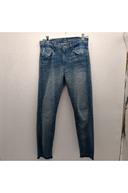 ファッションのジーンズ