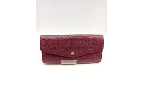 長財布のルイ・ ヴィトン（LOUIS VUITTON）