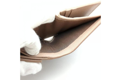 ヴァラリボンのレディース財布