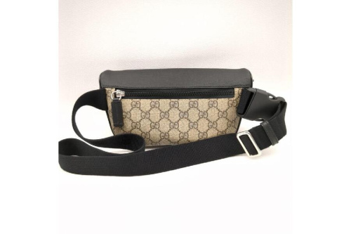 ウエストポーチのグッチ（GUCCI）