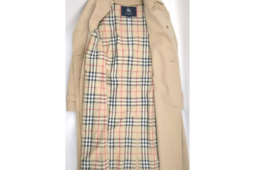 BURBERRY LONDONのトレンチコート