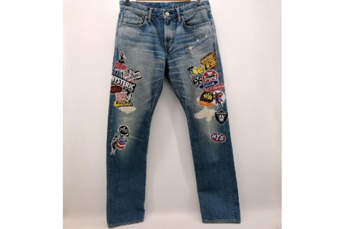 ファッションのジーンズ