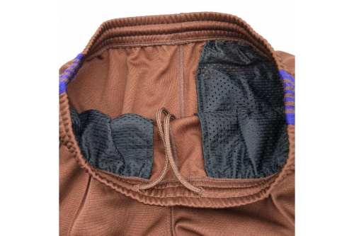 トラックパンツのNeedles