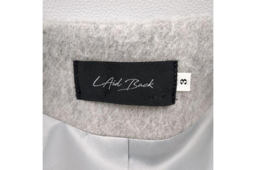 LAid Backのノーカラージャケット
