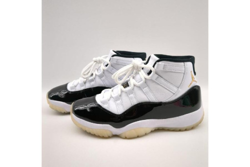 ナイキ(NIKE)のエアジョーダン11