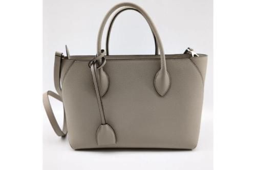 バッグのトートバッグ