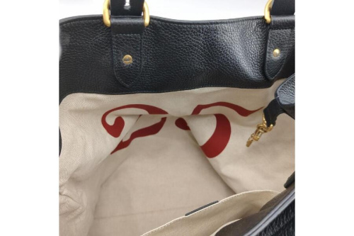 スネークプリントのバックパック