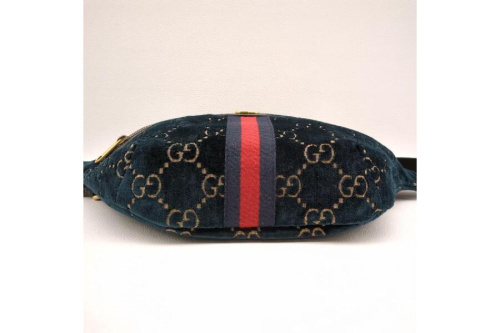 ウエストバッグのボディバッグ