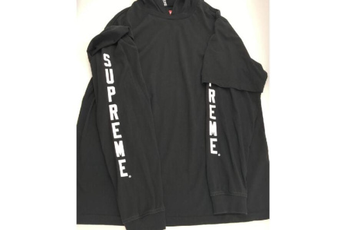 シュプリーム(Supreme)のレイヤードフーディー
