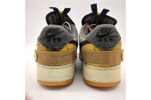 ナイキ（NIKE）のトラヴィススコット(Travis Scott)