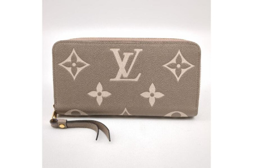長財布のルイ・ ヴィトン（LOUIS VUITTON）