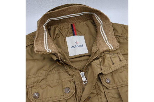 モンクレール（Moncler）のナイロンジャケッ