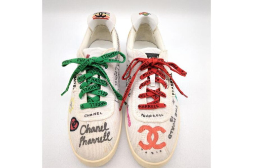 スニーカーのシャネル（CHANEL）