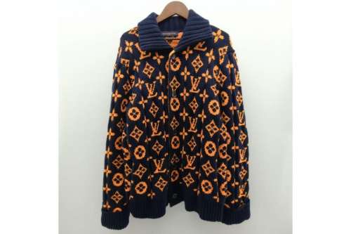 ファッションのトップス