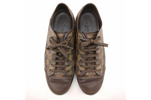 スニーカーのルイ・ ヴィトン（LOUIS VUITTON）