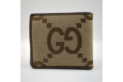 2つ折り財布のグッチ（GUCCI）