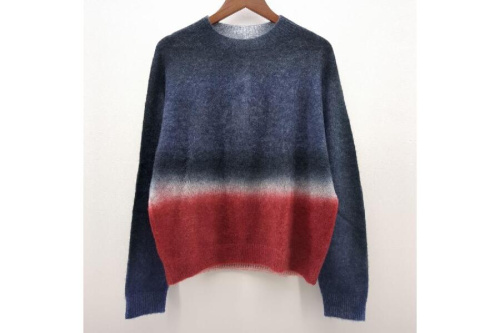 ファッションのトップス