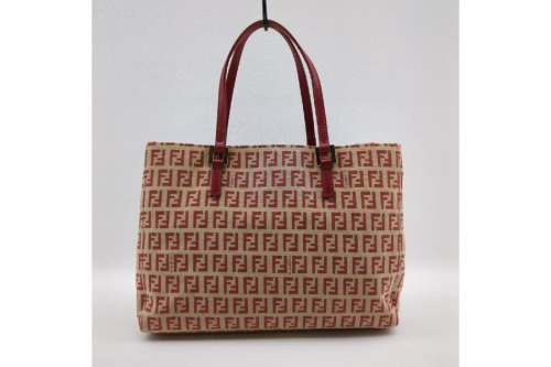 ハンドバッグのフェンディ(FENDI)